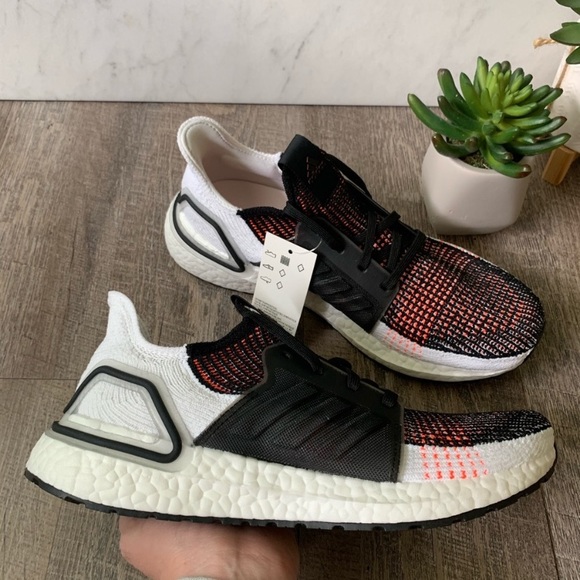 adidas UltraBOOST 19 - Picture 7 of 8